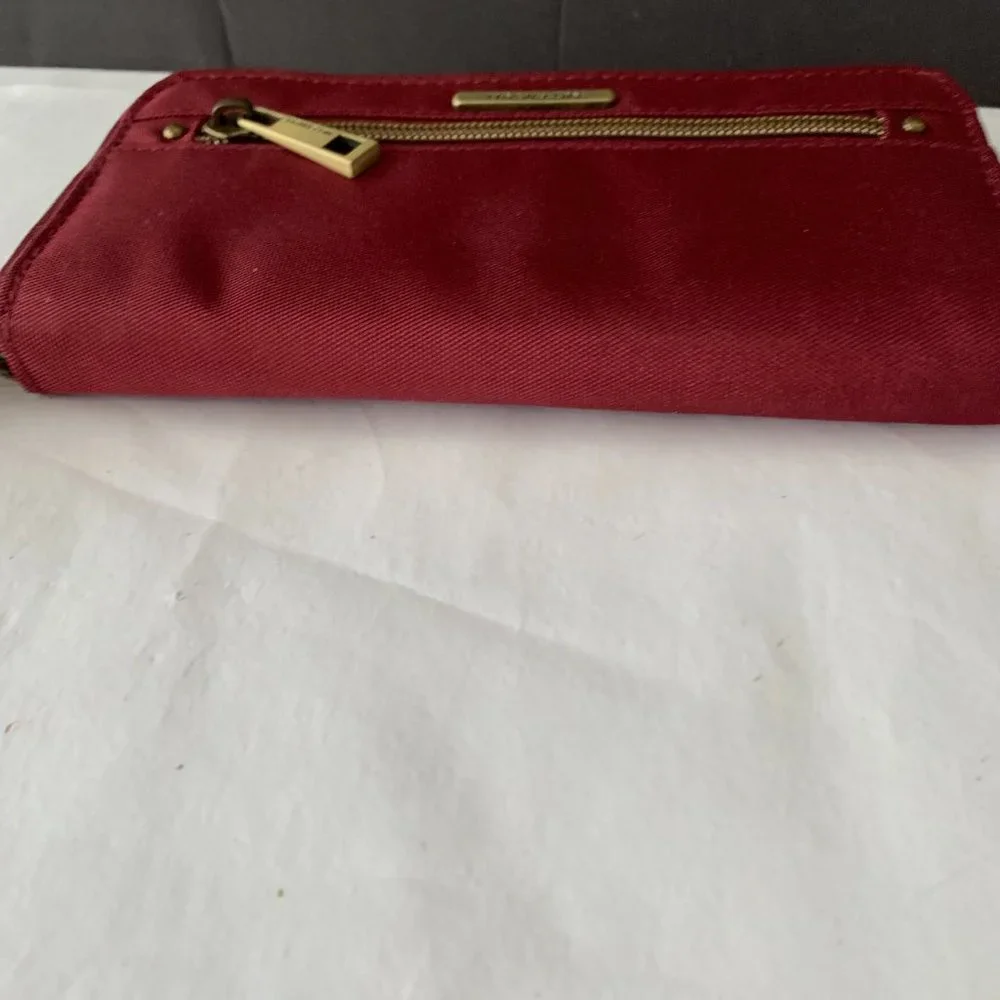 Travelon RFID Burgundy Blocking Zip Around Wallet Credit Card Safety 4x7.5” New - Picture 7 of 8